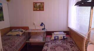 Гостиница Guest House Morskaya 12A Феодосия Бюджетный двухместный номер с 2 отдельными кроватями-6